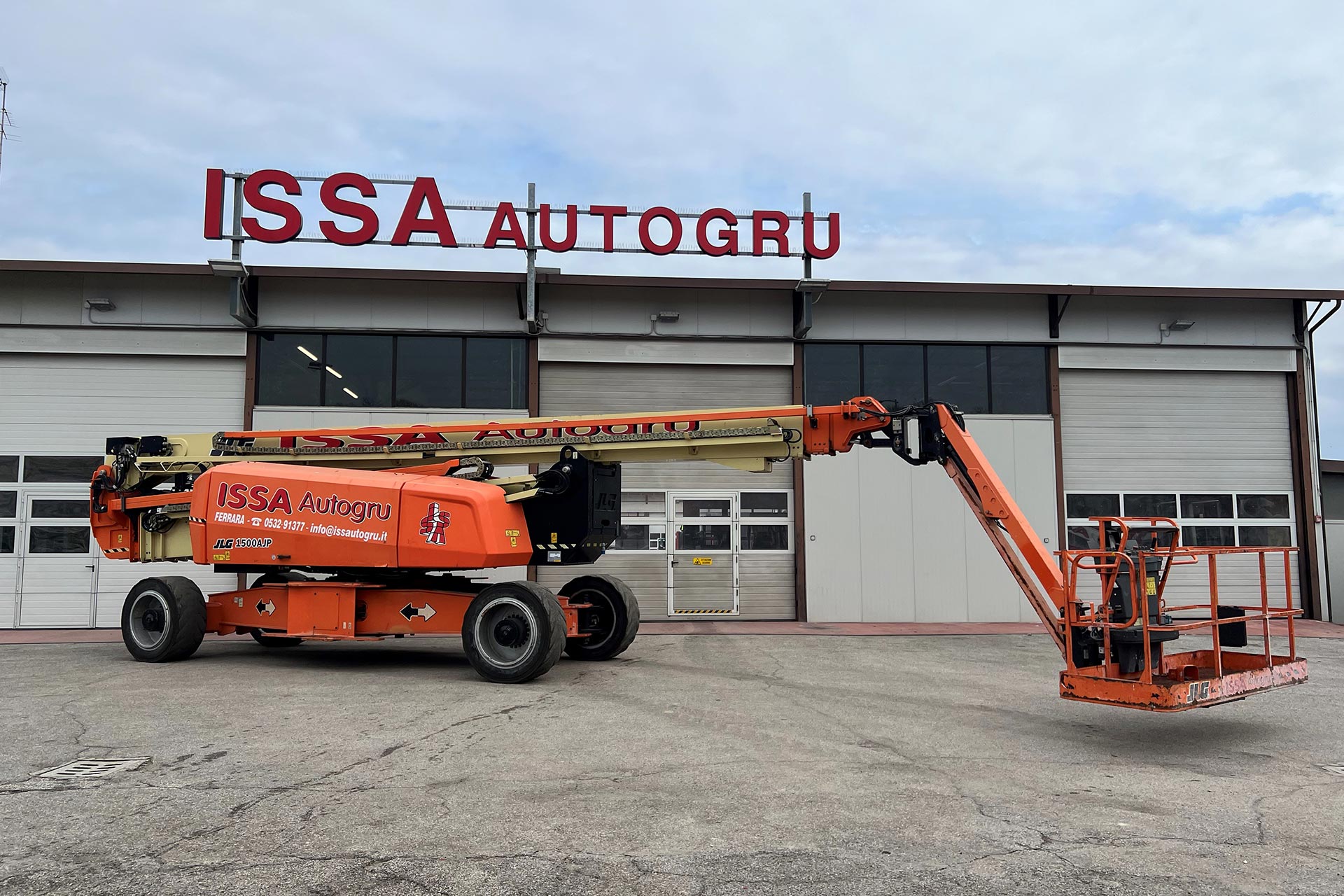 JLG 1500AJP